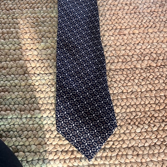 GUCCI Classic Designer Logo Tie 100% Silk Made in Italy - Picture 2 of 6